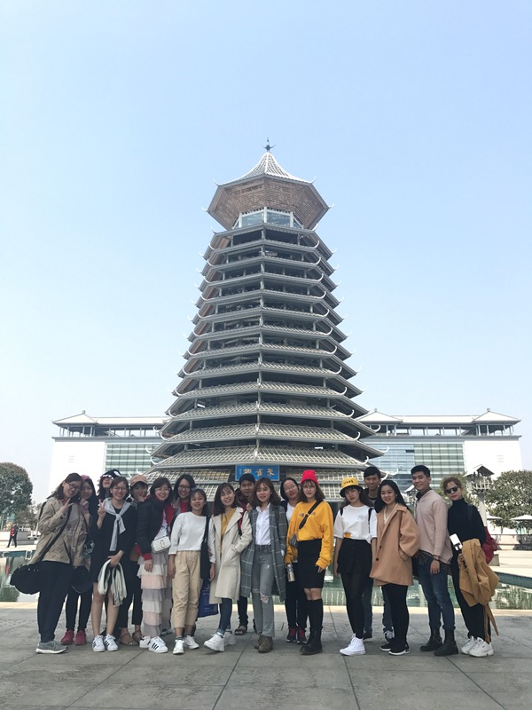 5b03-06-2019_08-50-065d11tham-quan-bao-tang-thanh-pho-que-lam